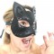 Ексклюзивна чорна шкіряна маска кішки з шипами
