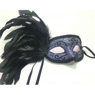 Женская карнавальная маска ручной работы с черными перьями "Ноктюрн"
